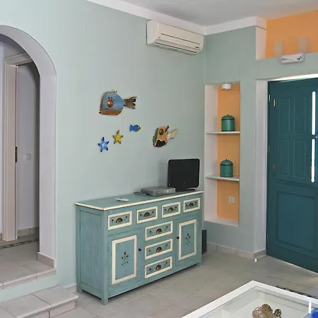 Nefeli Aparthotel 3*