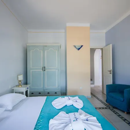 Nefeli Aparthotel 3*