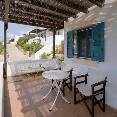 Nefeli Aparthotel 3*